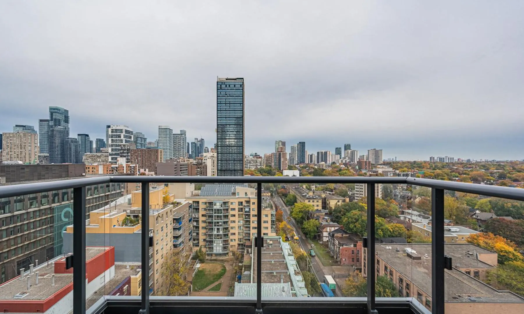 Toronto Garden Apartments كندا